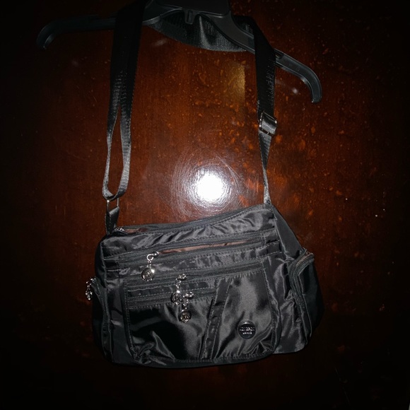 Purses guess Tommy make up cases for airports and - Picture 9 of 9